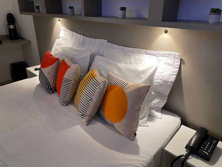 P24. Suíte em prédio residencial na Mooca. Como em um hotel.